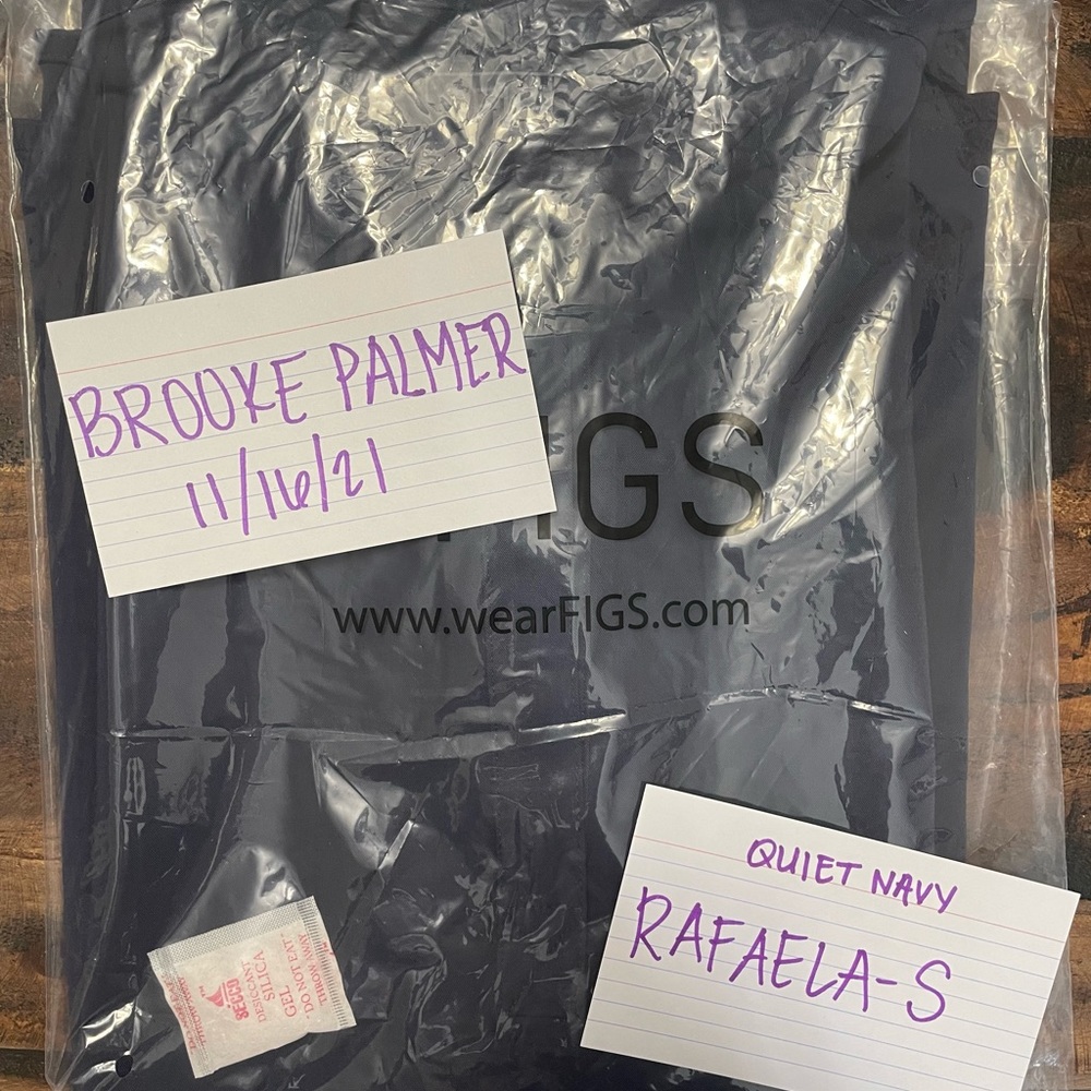 Limited Edition Figs QUIET NAVY Rafaela small